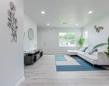 3607 Luca Street - Photo Thumbnail 6