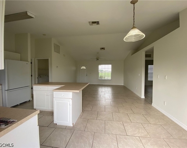 1703 Ne 17th Street - Photo Thumbnail 3