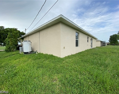 1703 Ne 17th Street - Photo Thumbnail 17