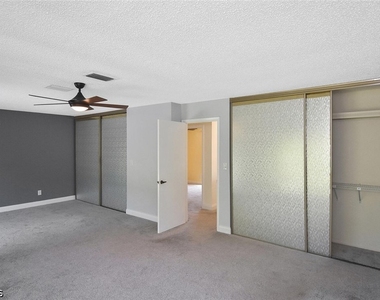 4295 Island Circle - Photo Thumbnail 13