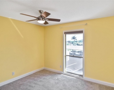 4295 Island Circle - Photo Thumbnail 10