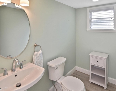 4295 Island Circle - Photo Thumbnail 5