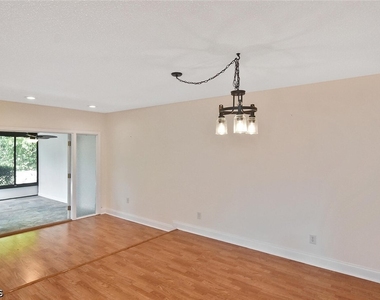 4295 Island Circle - Photo Thumbnail 23
