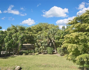 4295 Island Circle - Photo Thumbnail 16