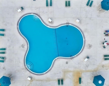 4295 Island Circle - Photo Thumbnail 34