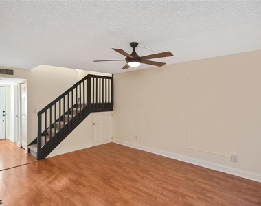 4295 Island Circle - Photo Thumbnail 3