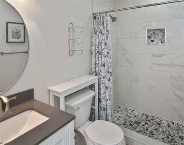 4295 Island Circle - Photo Thumbnail 8