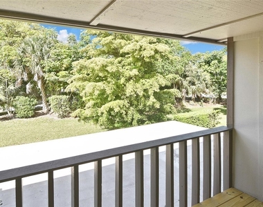 4295 Island Circle - Photo Thumbnail 15