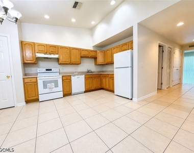 4719 22nd Street Sw - Photo Thumbnail 2
