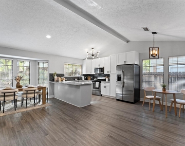 17 S Greenbud Court - Photo Thumbnail 2