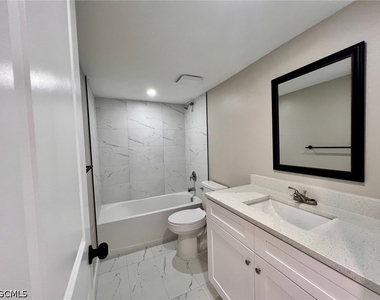 4102 Se 19th Place - Photo Thumbnail 3