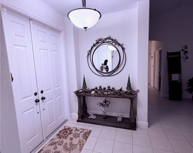 265 Justene Circle W - Photo Thumbnail 3
