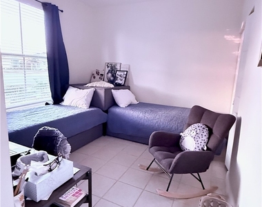 265 Justene Circle W - Photo Thumbnail 10