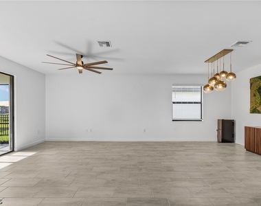 11151 Timber Creek Drive E - Photo Thumbnail 6