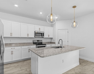 11151 Timber Creek Drive E - Photo Thumbnail 11