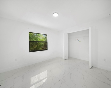 668 Chemstrand Street E - Photo Thumbnail 11