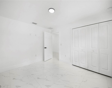 668 Chemstrand Street E - Photo Thumbnail 9