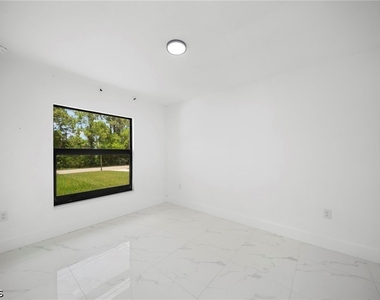 668 Chemstrand Street E - Photo Thumbnail 8