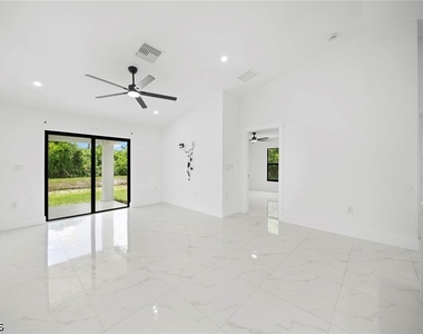 668 Chemstrand Street E - Photo Thumbnail 5
