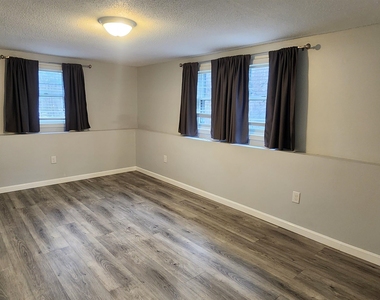62 Hovey - Photo Thumbnail 9