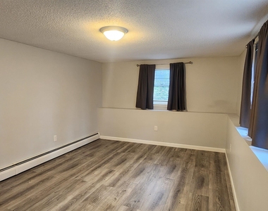 62 Hovey - Photo Thumbnail 10