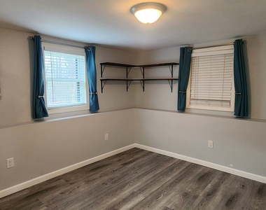 62 Hovey - Photo Thumbnail 13