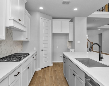 10918 Spring Wind Drive - Photo Thumbnail 10