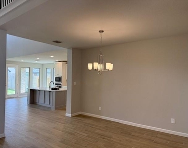 10918 Spring Wind Drive - Photo Thumbnail 5