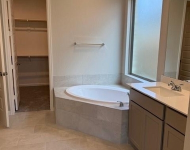 10918 Spring Wind Drive - Photo Thumbnail 13