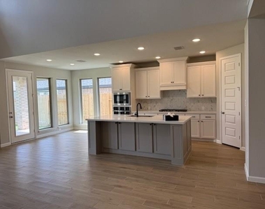 10918 Spring Wind Drive - Photo Thumbnail 6