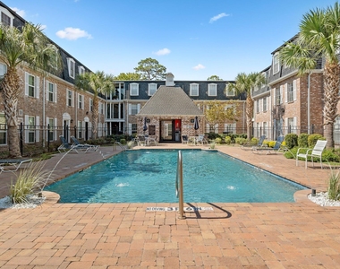 355 N Post Oak Lane - Photo Thumbnail 2
