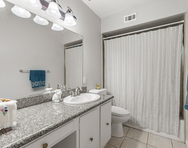 355 N Post Oak Lane - Photo Thumbnail 16