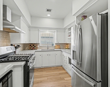 2804 Arlington Street - Photo Thumbnail 5