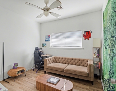 2804 Arlington Street - Photo Thumbnail 9