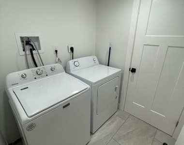 212 Bristol - Photo Thumbnail 20
