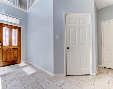 34 Waugh Drive - Photo Thumbnail 2