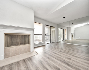 1818 Augusta Drive - Photo Thumbnail 8