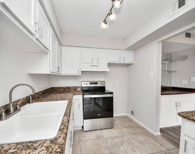 1818 Augusta Drive - Photo Thumbnail 14