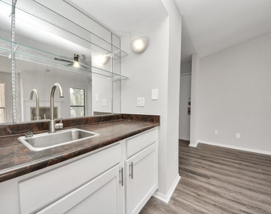 1818 Augusta Drive - Photo Thumbnail 17