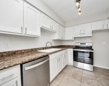 1818 Augusta Drive - Photo Thumbnail 13