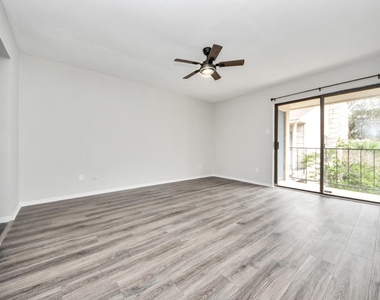 1818 Augusta Drive - Photo Thumbnail 24