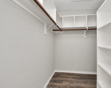 1818 Augusta Drive - Photo Thumbnail 29