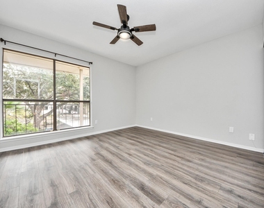 1818 Augusta Drive - Photo Thumbnail 21