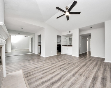 1818 Augusta Drive - Photo Thumbnail 6