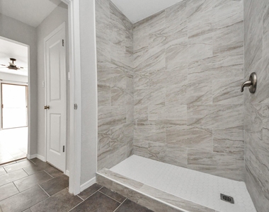1818 Augusta Drive - Photo Thumbnail 28