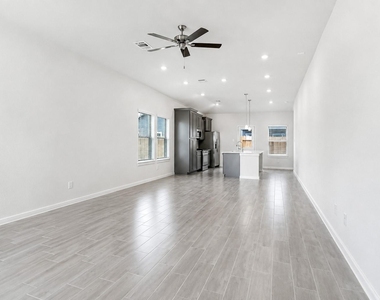 8018 Fijian Cypress Drive - Photo Thumbnail 6