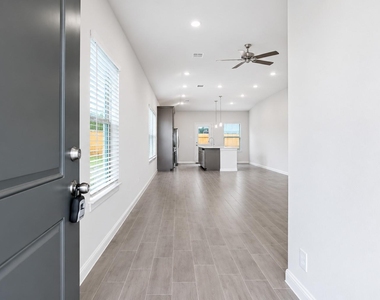 8018 Fijian Cypress Drive - Photo Thumbnail 4