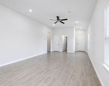 8018 Fijian Cypress Drive - Photo Thumbnail 7