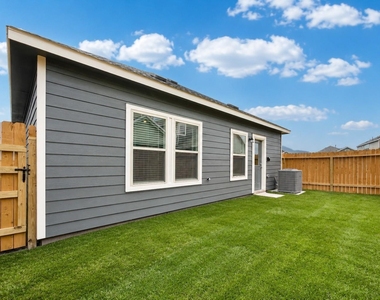 8018 Fijian Cypress Drive - Photo Thumbnail 28