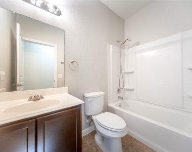 6535 Dayridge Lane - Photo Thumbnail 3